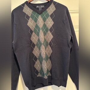 Classic V-Neck Argyle Sweater in Navy and Green
